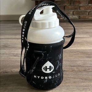 HydroJug White Bottle with Black Marble Carrier